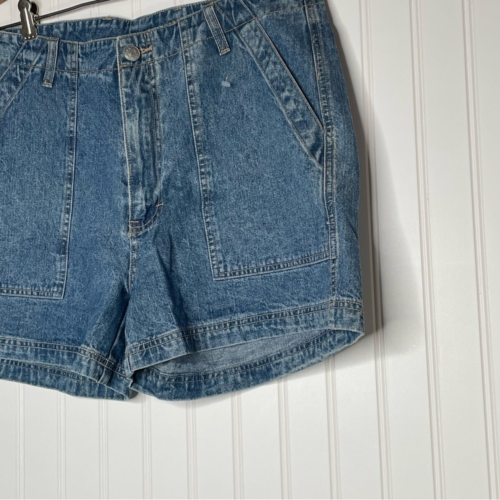 Outback Rider Y2K High Rise Mom Jean Shorts - Picture 3 of 6